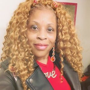 Meet your Posher, Robin